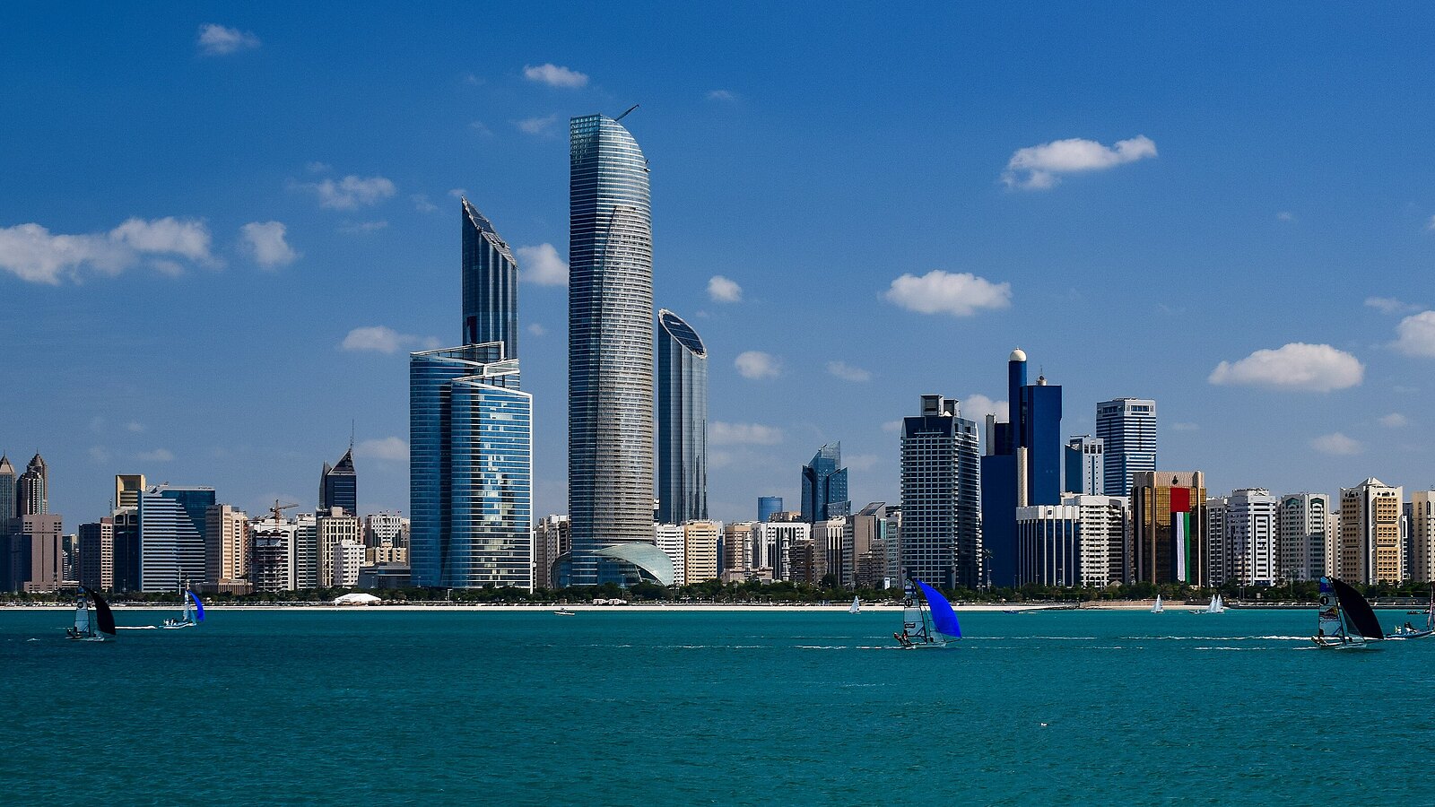 Photo: Wadiia, CC BY-SA 4.0, Wikimedia Commons Abu Dhabi, United Arab Emirates