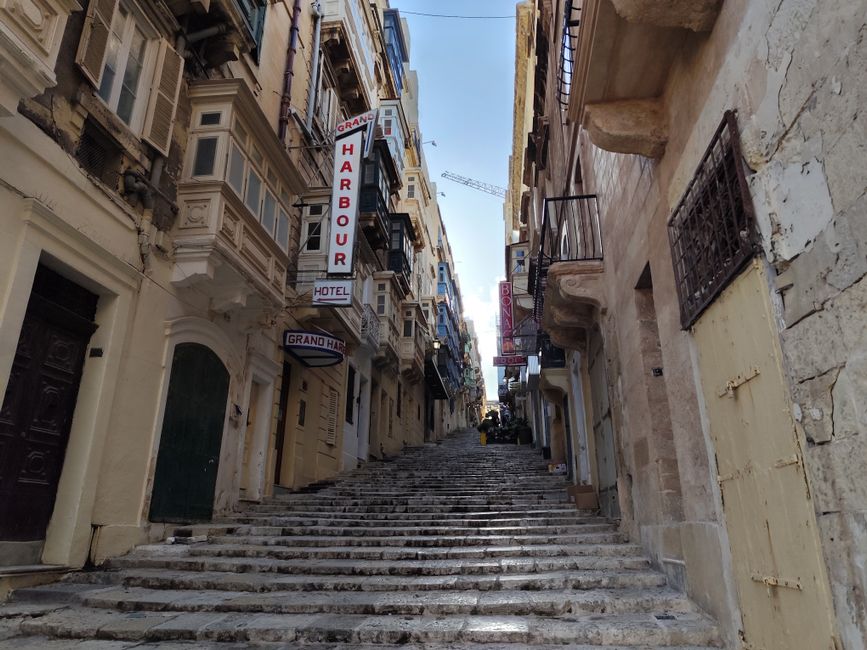 How to Make Friends in Malta